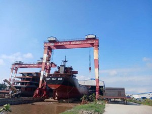 Hạ thuỷ thành công tàu vận tải Nam Phát 268